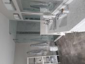 Grey/White bath after